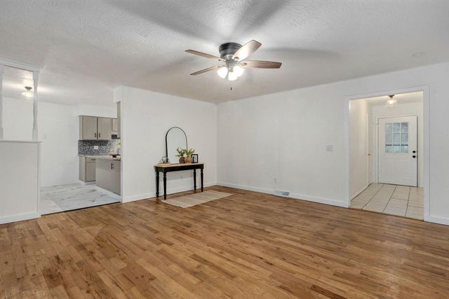 2550 S Fort Avenue, Springfield, MO 65807