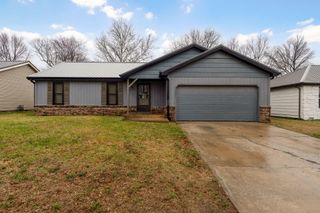 2550 S Fort Avenue, Springfield, MO 65807