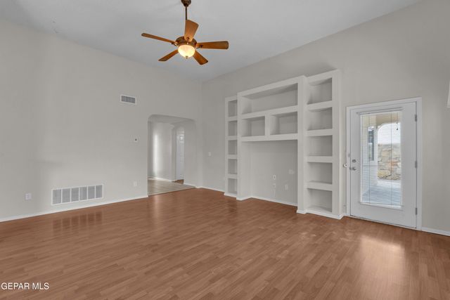 810 BONNIE Court, Sunland Park, NM 88063
