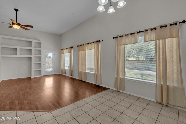 810 BONNIE Court, Sunland Park, NM 88063