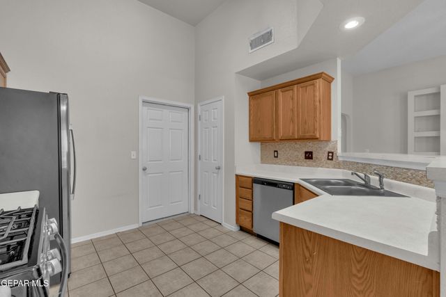 810 BONNIE Court, Sunland Park, NM 88063