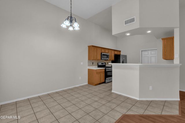 810 BONNIE Court, Sunland Park, NM 88063
