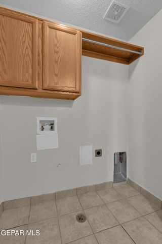 810 BONNIE Court, Sunland Park, NM 88063