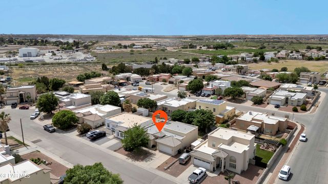 810 BONNIE Court, Sunland Park, NM 88063