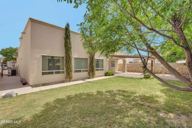 810 BONNIE Court, Sunland Park, NM 88063