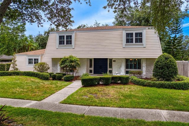 13305 GOLF CREST CIRCLE, Tampa, FL 33618