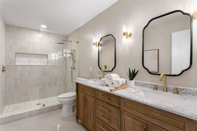 13305 GOLF CREST CIRCLE, Tampa, FL 33618