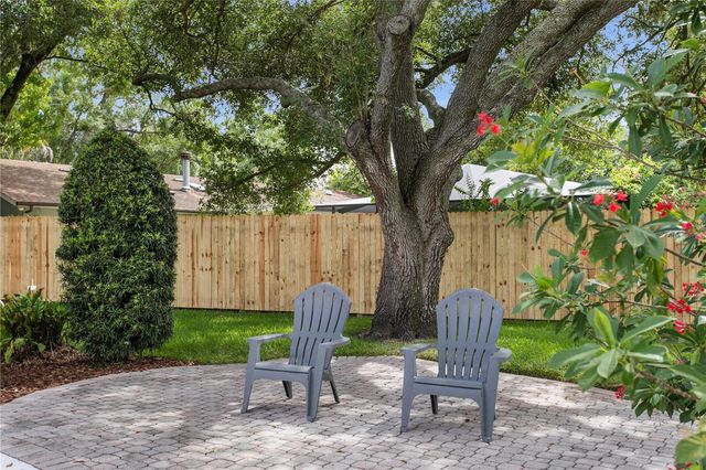 13305 GOLF CREST CIRCLE, Tampa, FL 33618