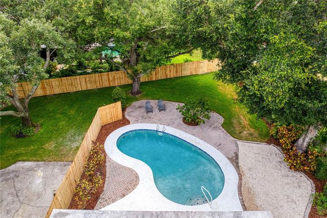 13305 GOLF CREST CIRCLE, Tampa, FL 33618