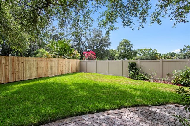 13305 GOLF CREST CIRCLE, Tampa, FL 33618