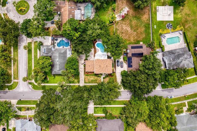 13305 GOLF CREST CIRCLE, Tampa, FL 33618