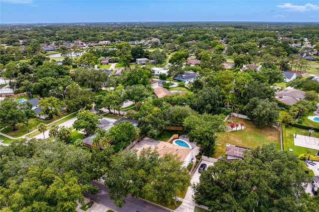 13305 GOLF CREST CIRCLE, Tampa, FL 33618