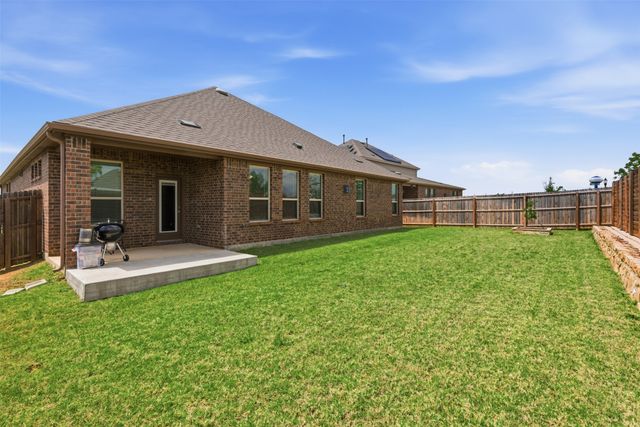 10109 Table Bluff Street, Aubrey, TX 76227