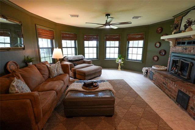 491 32505 Road, Paris, TX 75460