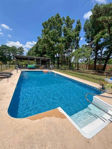 491 32505 Road, Paris, TX 75460