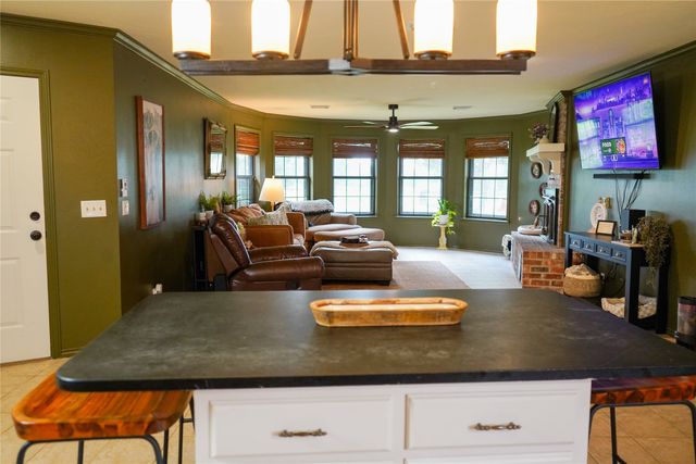 491 32505 Road, Paris, TX 75460