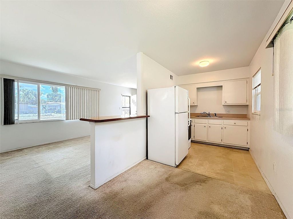 Image 11 of property listing at 1803 46TH AVE DRIVE W, Bradenton, FL 34207