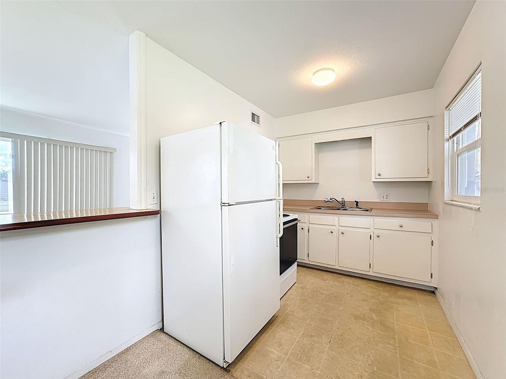 Image 12 of property listing at 1803 46TH AVE DRIVE W, Bradenton, FL 34207