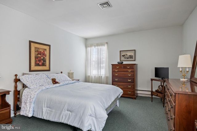 77 SHEFFIELD PL, Southampton, NJ 08088