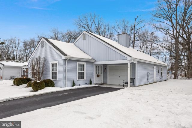 77 SHEFFIELD PL, Southampton, NJ 08088