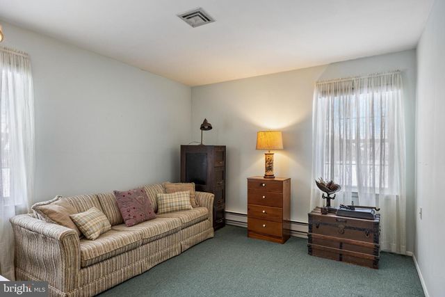 77 SHEFFIELD PL, Southampton, NJ 08088