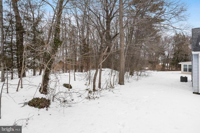 77 SHEFFIELD PL, Southampton, NJ 08088