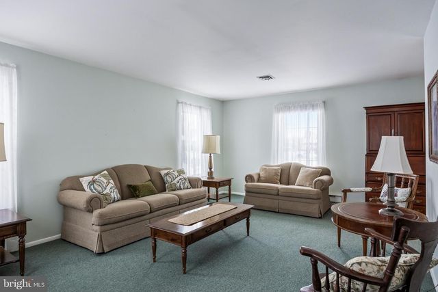 77 SHEFFIELD PL, Southampton, NJ 08088