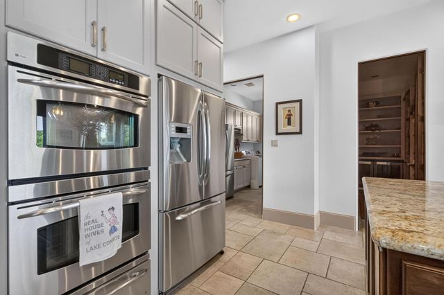 28560 Oaks On The Water, Montgomery, TX 77356