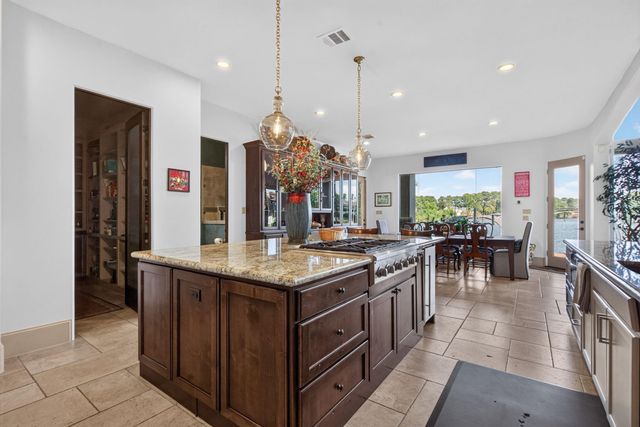 28560 Oaks On The Water, Montgomery, TX 77356