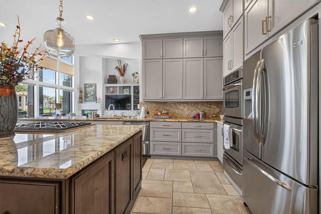 28560 Oaks On The Water, Montgomery, TX 77356