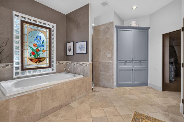 28560 Oaks On The Water, Montgomery, TX 77356