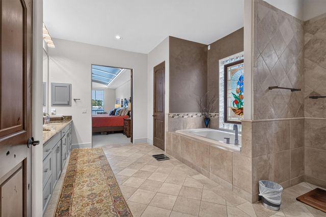 28560 Oaks On The Water, Montgomery, TX 77356