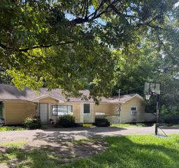 418 N Jenkins Road, Rossville, GA 30741