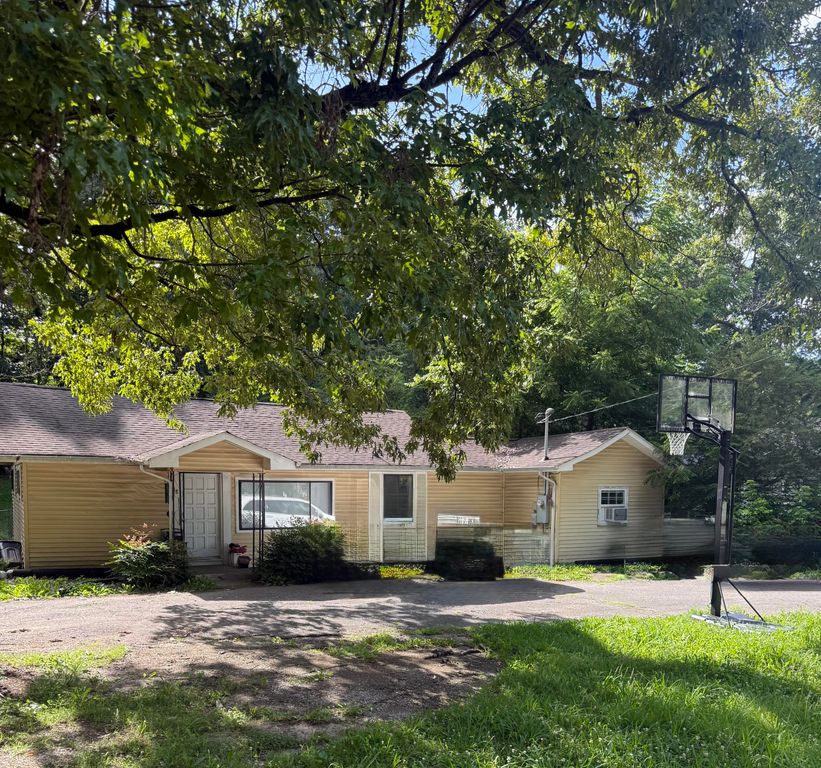 418 N Jenkins Road, Rossville, GA 30741