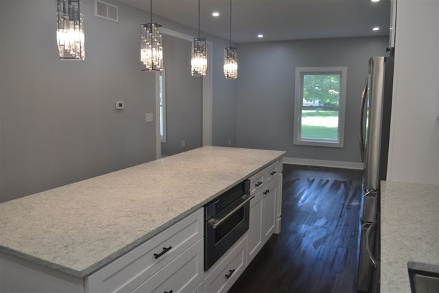 5581 E Main Street, Kalamazoo, MI 49048