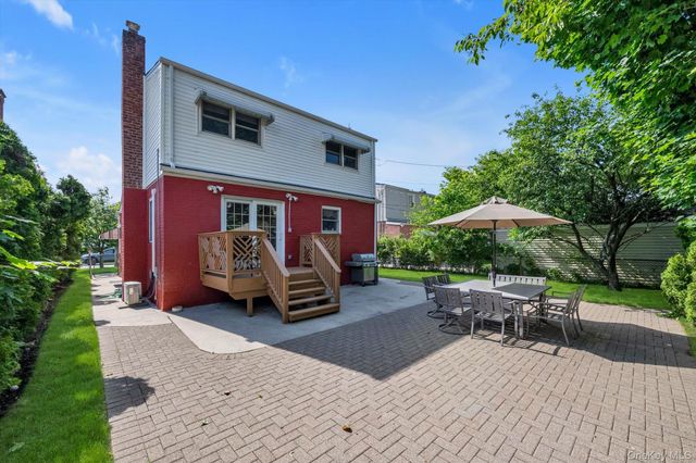 284 Whitehall Road, Garden City, NY 11530