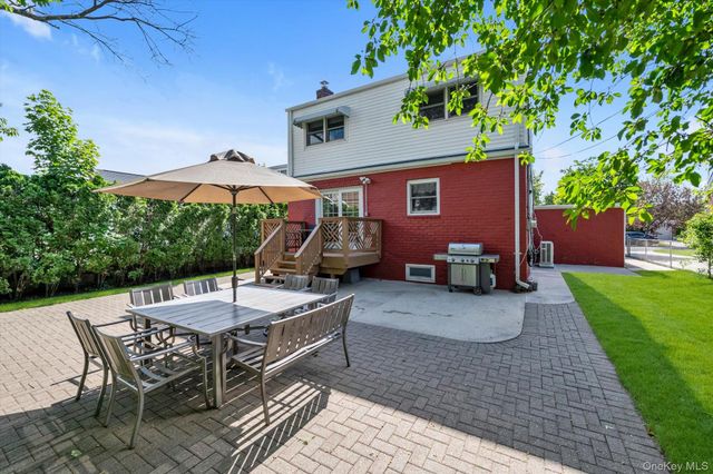 284 Whitehall Road, Garden City, NY 11530