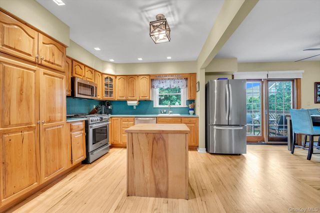 284 Whitehall Road, Garden City, NY 11530