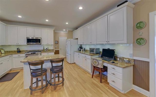 6332 Chestnut Hill Road, Flowery Branch, GA 30542