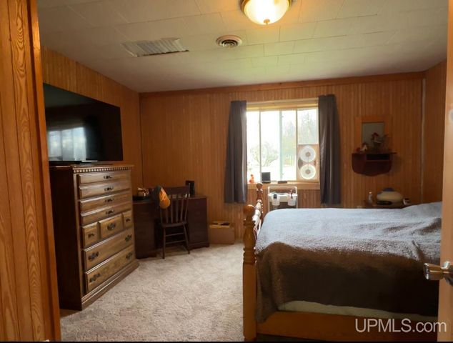 680 Johnson Road, Wakefield, MI 49968