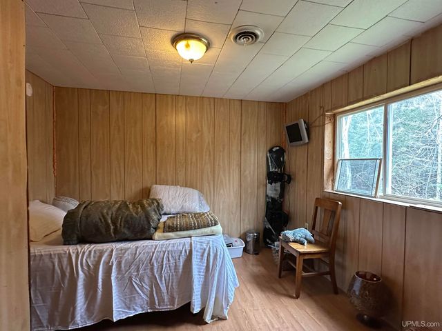 680 Johnson Road, Wakefield, MI 49968