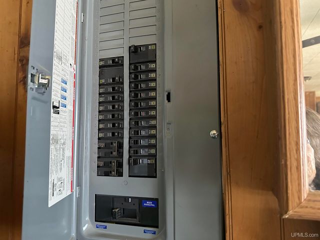 680 Johnson Road, Wakefield, MI 49968