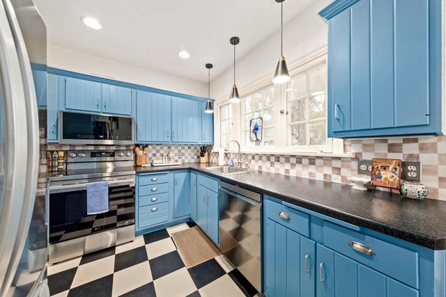 165 N 85th STREET, Wauwatosa, WI 53226
