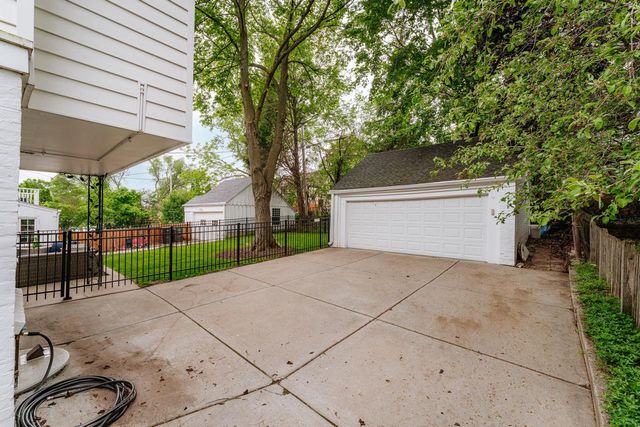 165 N 85th STREET, Wauwatosa, WI 53226