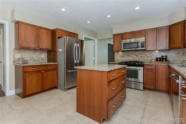 1973 Dogwood Trail, Collinsville, IL 62234