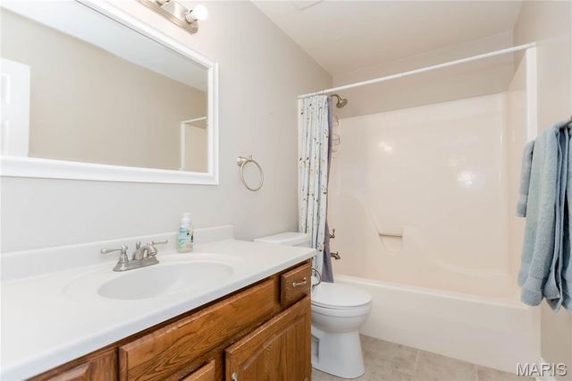 1973 Dogwood Trail, Collinsville, IL 62234
