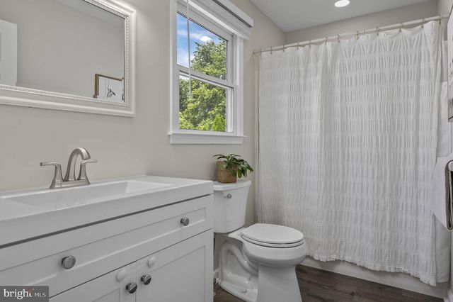 1140 VILLANOVA AVE, Swarthmore, PA 19081