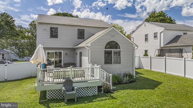 1140 VILLANOVA AVE, Swarthmore, PA 19081