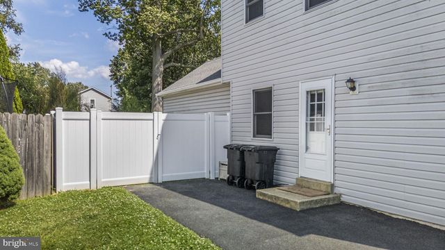 1140 VILLANOVA AVE, Swarthmore, PA 19081