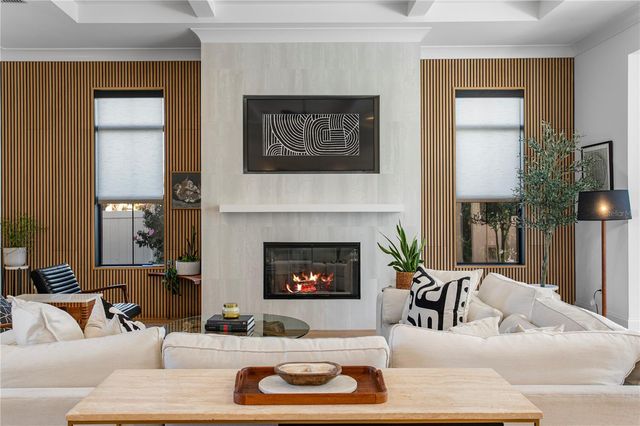 4304 W JETTON AVENUE, Tampa, FL 33629